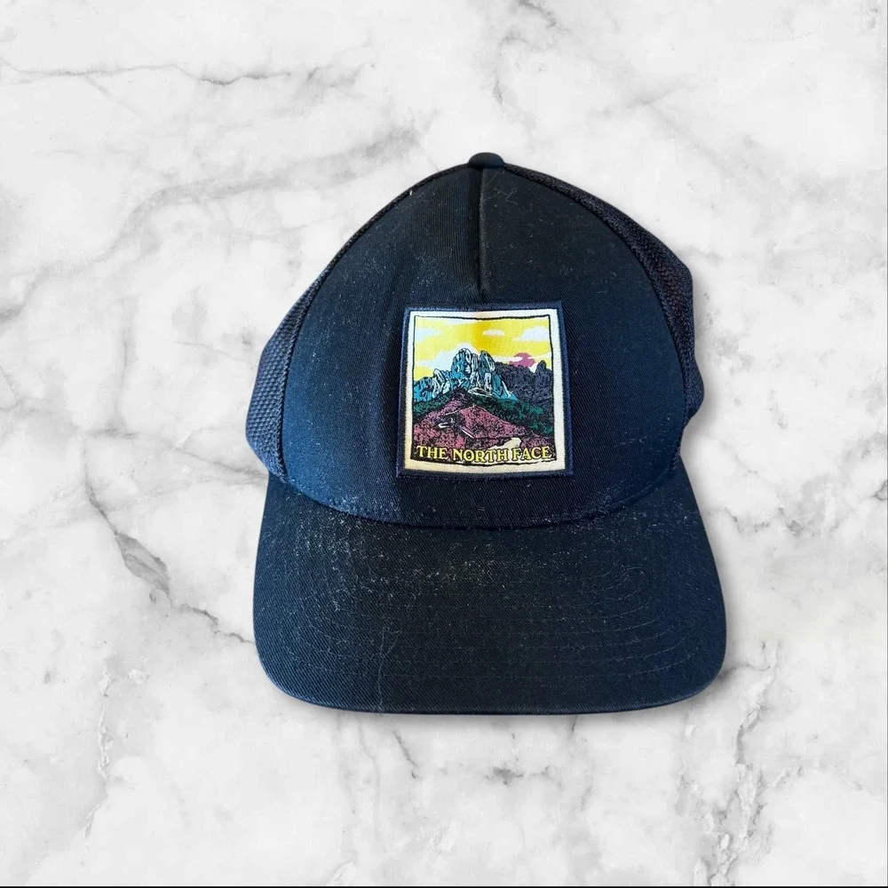 The North Face Black Mesh‎ Trucker Hat Graphic Patch Outdoor Adventure